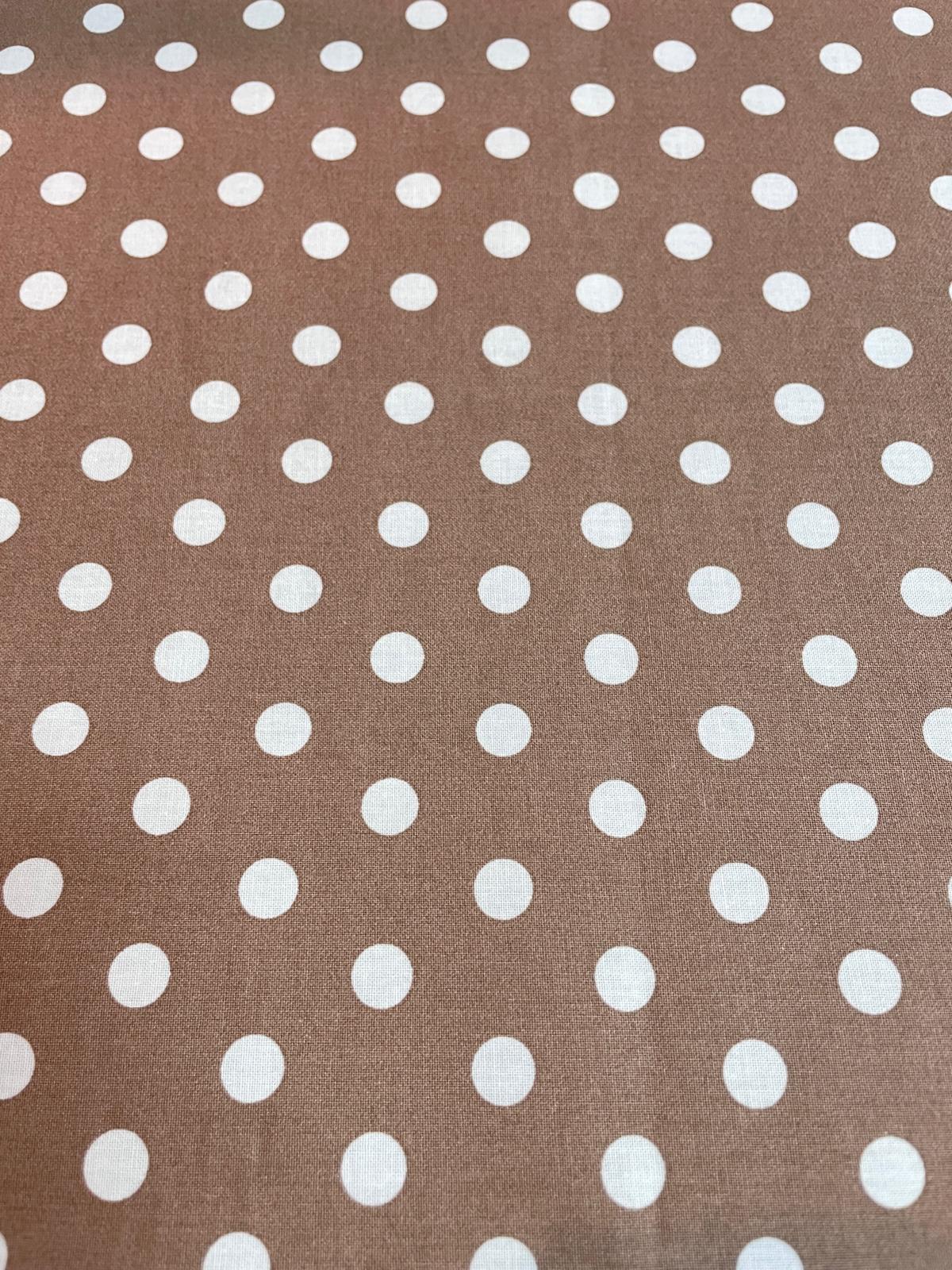 Beschichtete Baumwolle "Schoko-Tupfen" braun mit weißen Punkten Beschichtete Baumwolle "Schoko-Tupfen" braun mit weißen Punkten